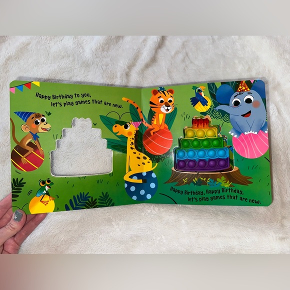 New Poppy Birthday Pop Book - Picture 4 of 4